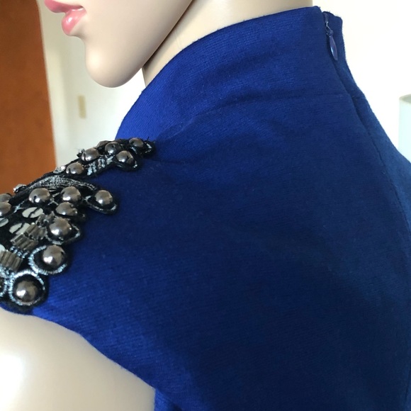 Mini dress with black sequin shoulders 💙🖤 - Picture 3 of 10